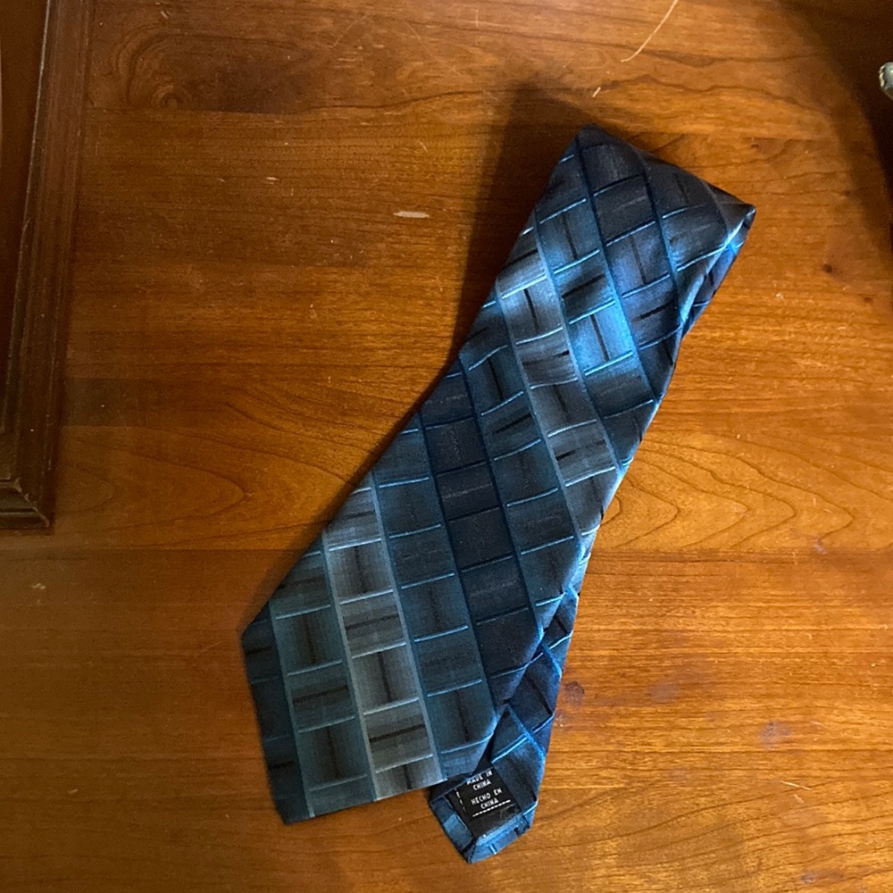Arrow. blue and black tie